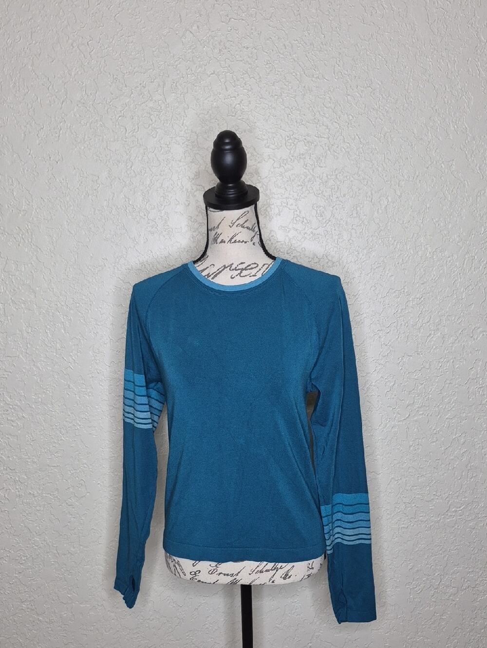 Joy Lab Long Sleeve Top With Thumb Holes